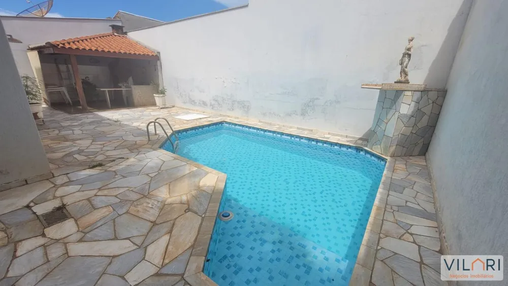 Casa, 3 quartos, 231 m² - Foto 1