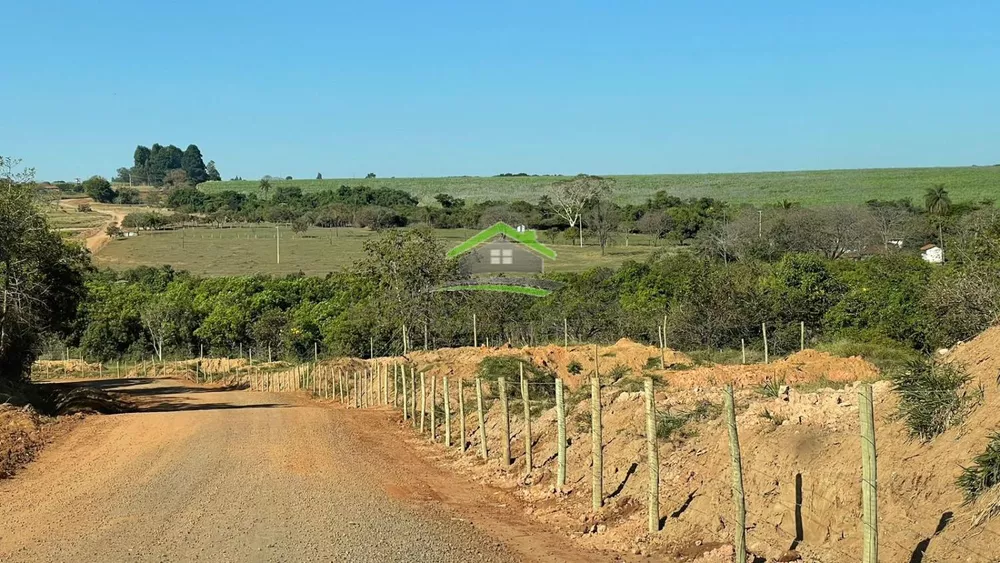 Fazenda à venda com 3 quartos, 484000m² - Foto 1