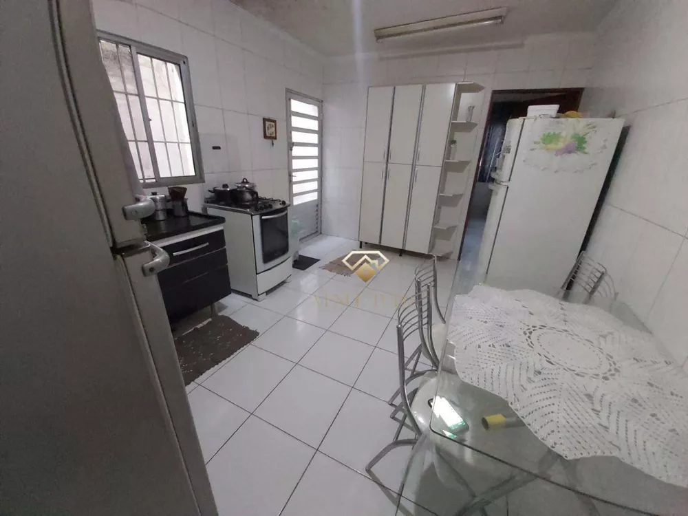 Sobrado, 5 quartos, 236 m² - Foto 1