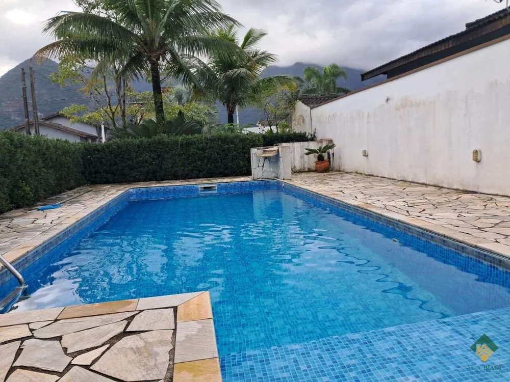 Casa, 4 quartos, 230 m² - Foto 1