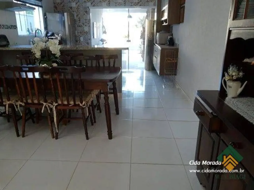 Casa, 3 quartos, 180 m² - Foto 1