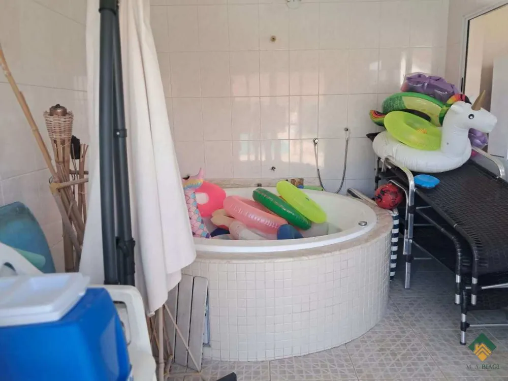 Casa, 3 quartos, 230 m² - Foto 1