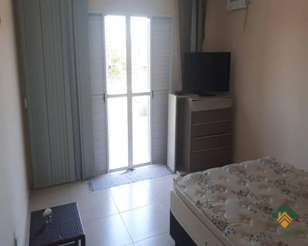Casa, 4 quartos, 252 m² - Foto 1