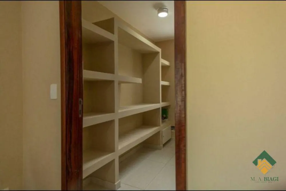 Casa, 8 quartos, 307 m² - Foto 3