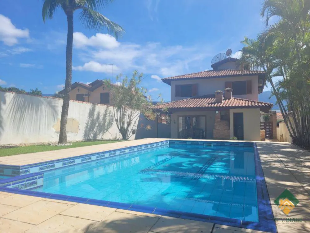 Casa, 3 quartos, 210 m² - Foto 4