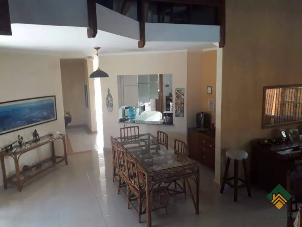 Casa, 5 quartos, 272 m² - Foto 1