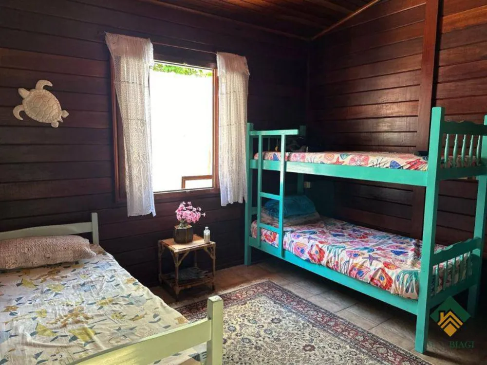 Casa, 3 quartos, 239 m² - Foto 1