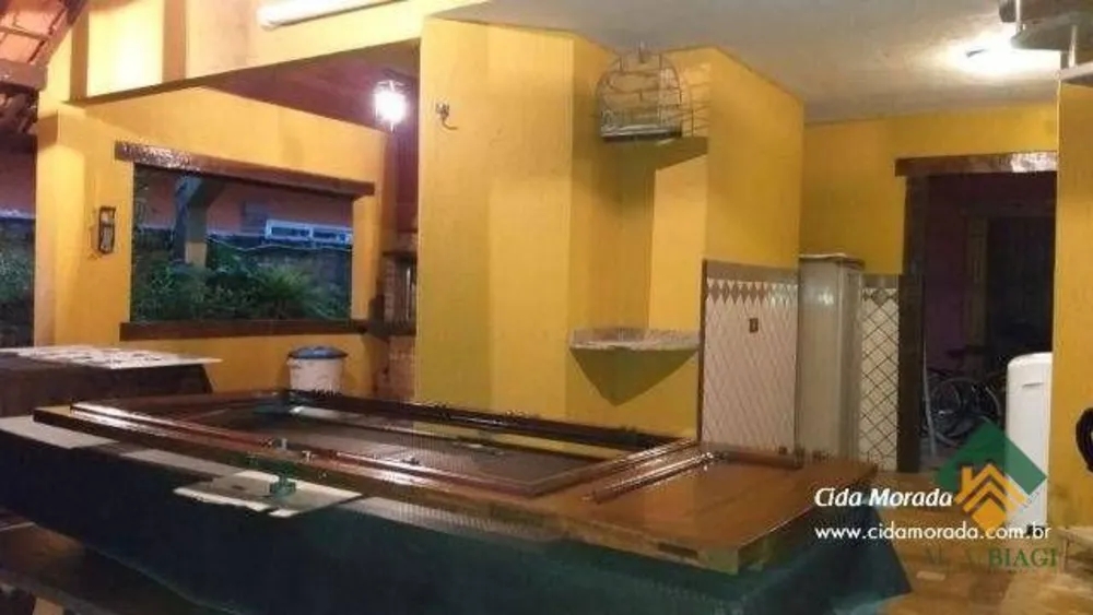 Casa, 4 quartos, 242 m² - Foto 2