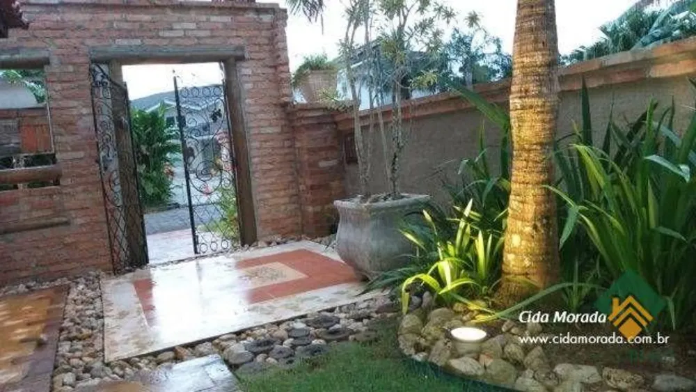 Casa, 4 quartos, 242 m² - Foto 1