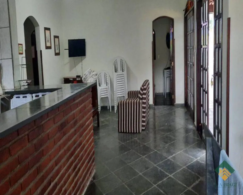 Casa, 4 quartos, 237 m² - Foto 1