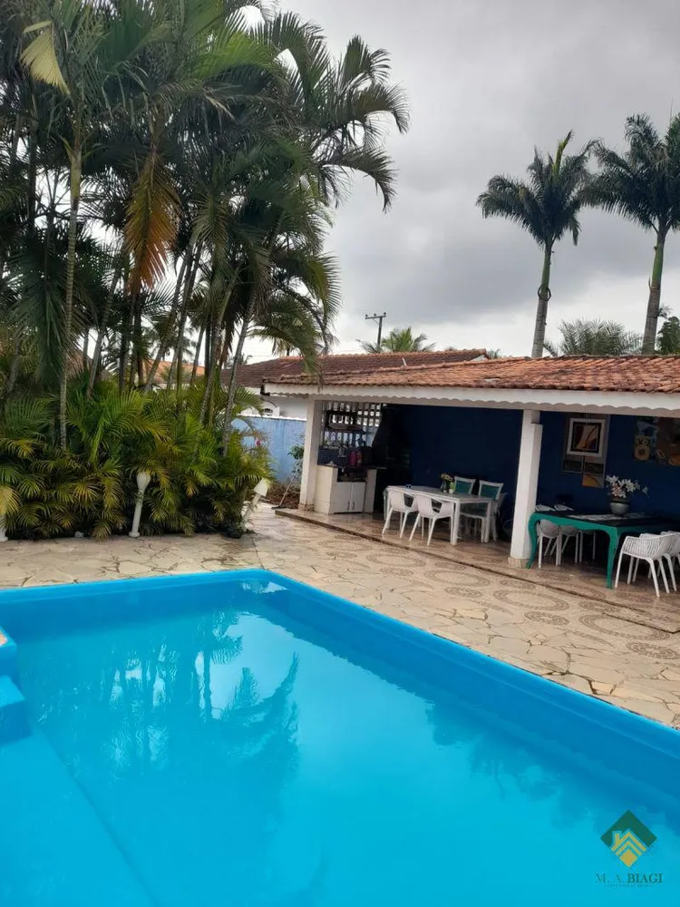Casa, 4 quartos, 220 m² - Foto 1