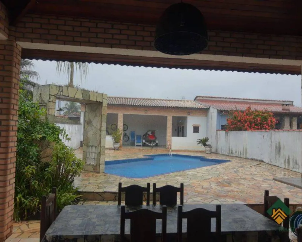Casa, 4 quartos, 270 m² - Foto 1