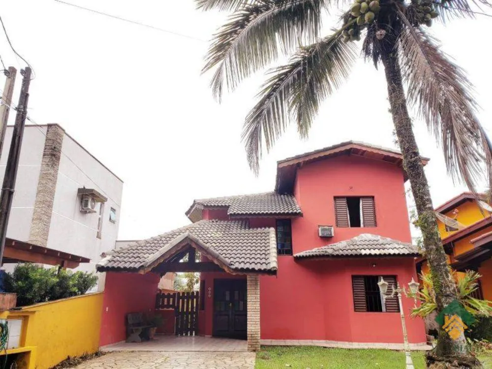 Casa, 3 quartos, 212 m² - Foto 1