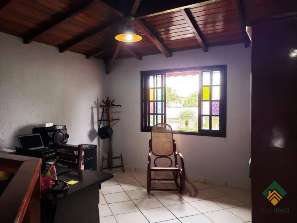 Casa, 3 quartos, 212 m² - Foto 2