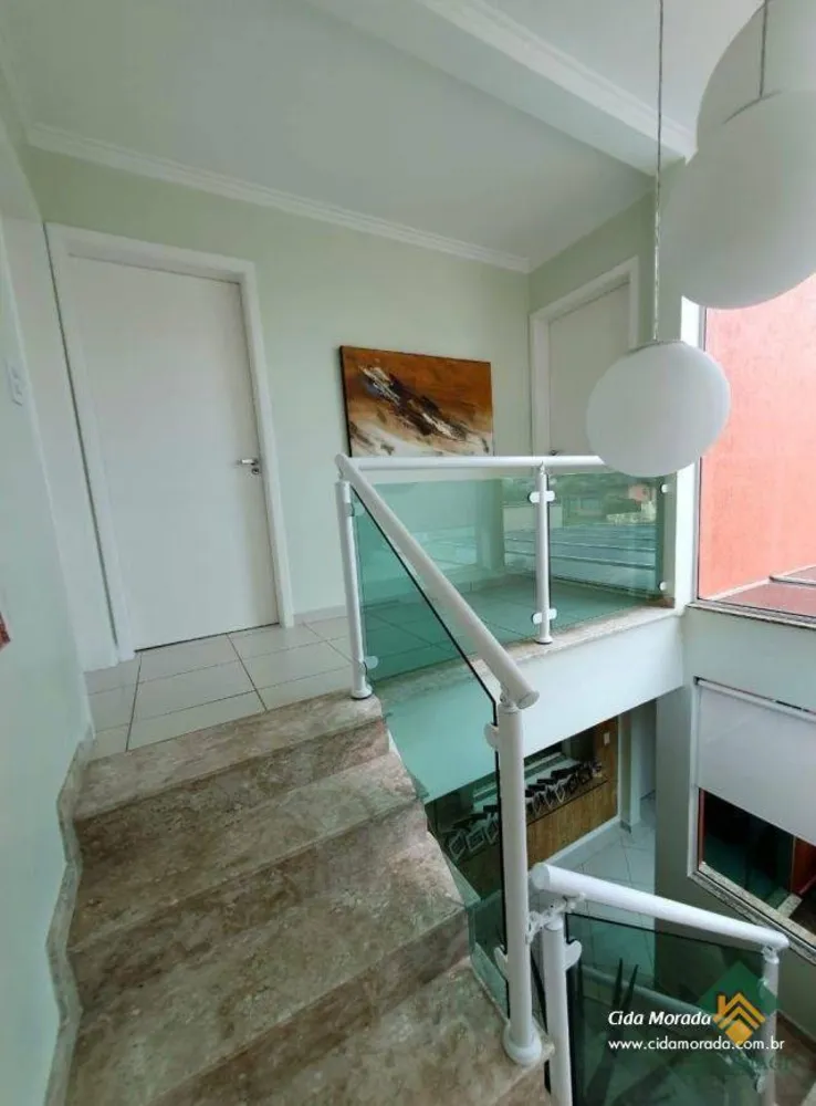Casa, 5 quartos, 330 m² - Foto 1