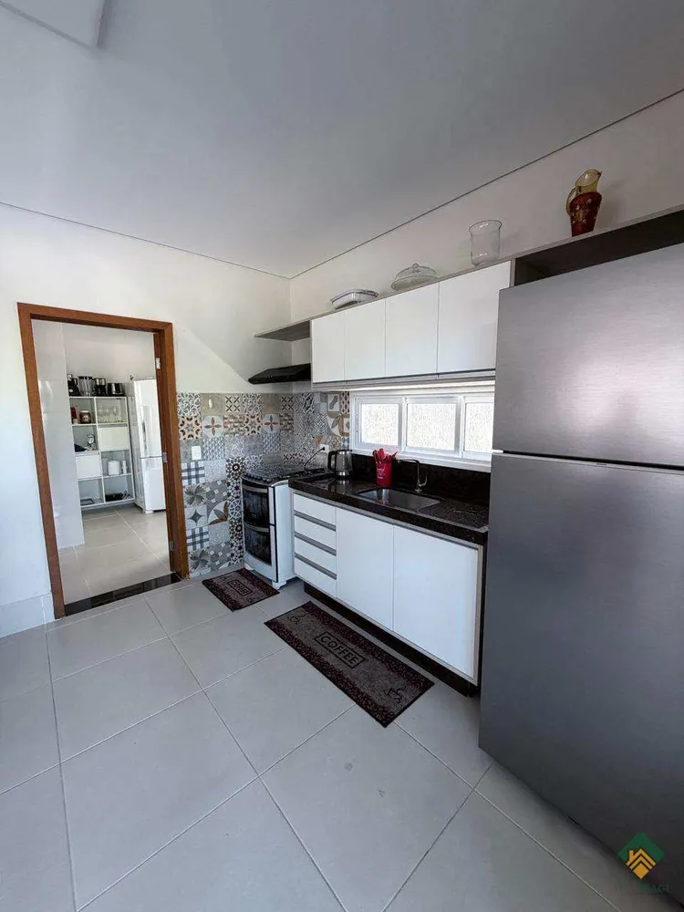 Casa, 4 quartos, 290 m² - Foto 1