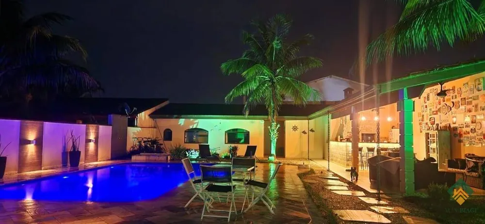 Casa, 4 quartos, 263 m² - Foto 2