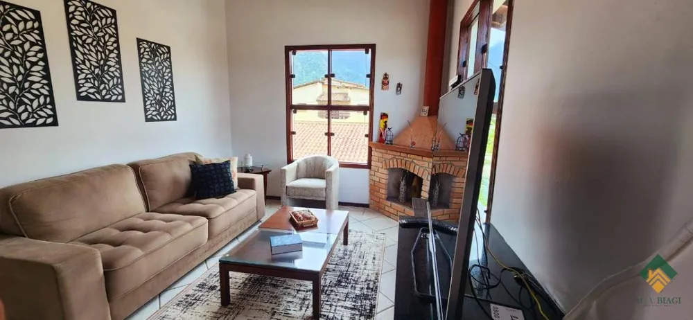Casa, 4 quartos, 263 m² - Foto 1