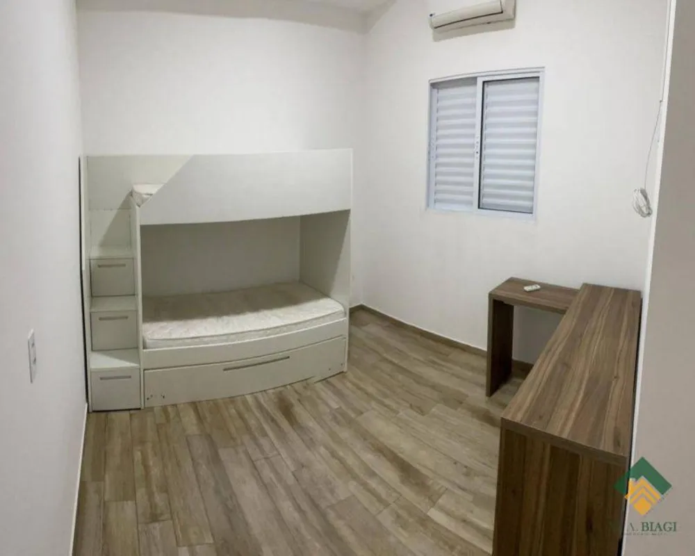 Casa, 4 quartos, 252 m² - Foto 1