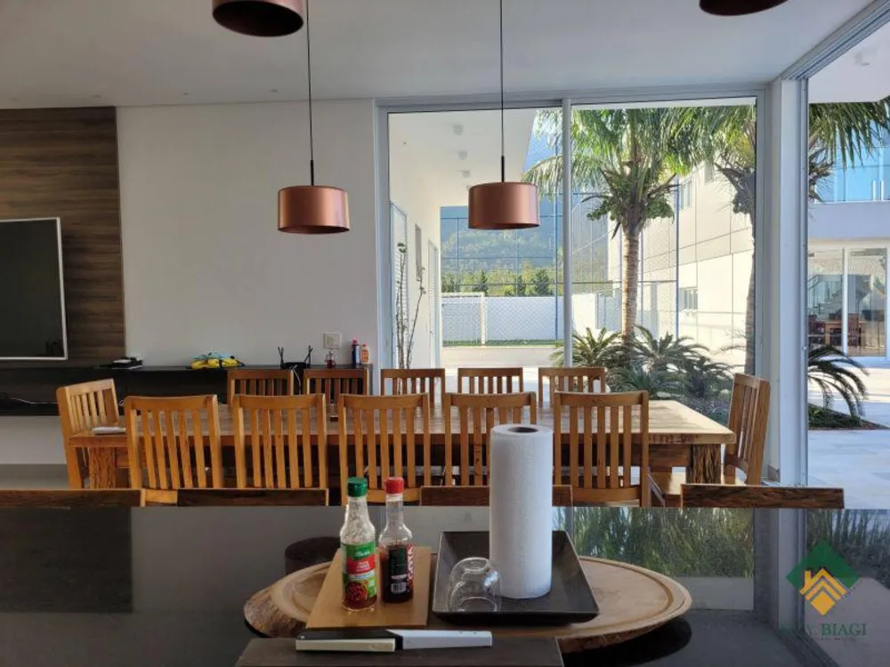 Casa, 6 quartos, 44500 m² - Foto 2
