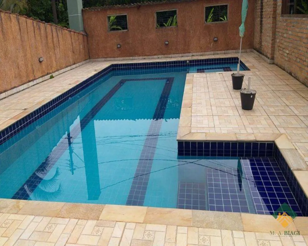 Casa, 4 quartos, 220 m² - Foto 1