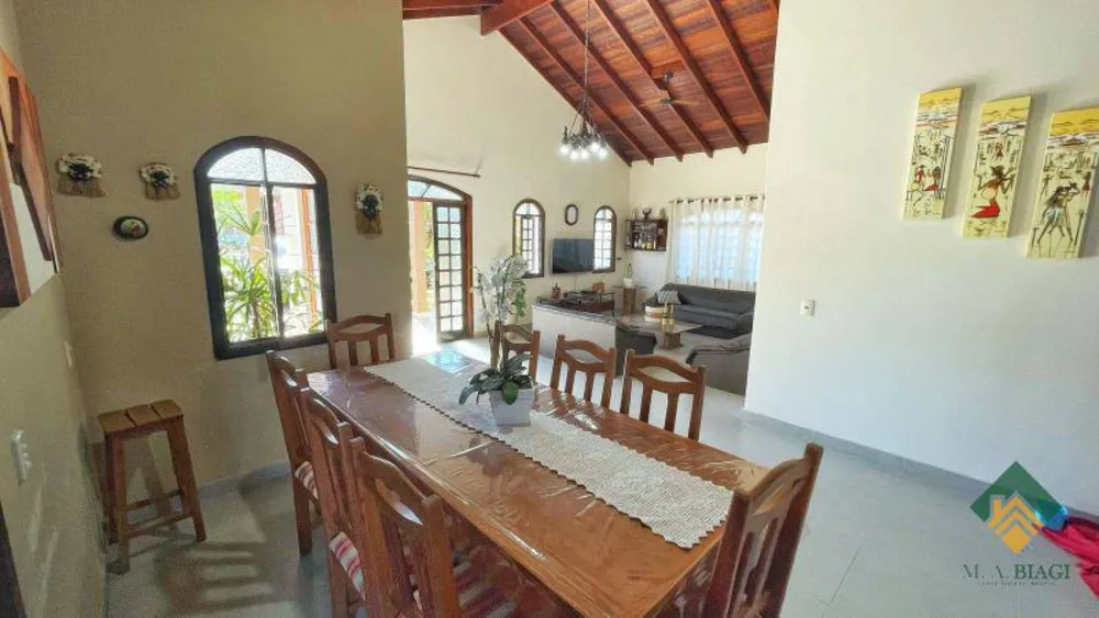 Casa, 4 quartos, 266 m² - Foto 1
