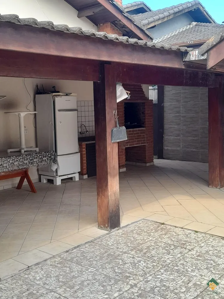 Casa, 3 quartos, 215 m² - Foto 2