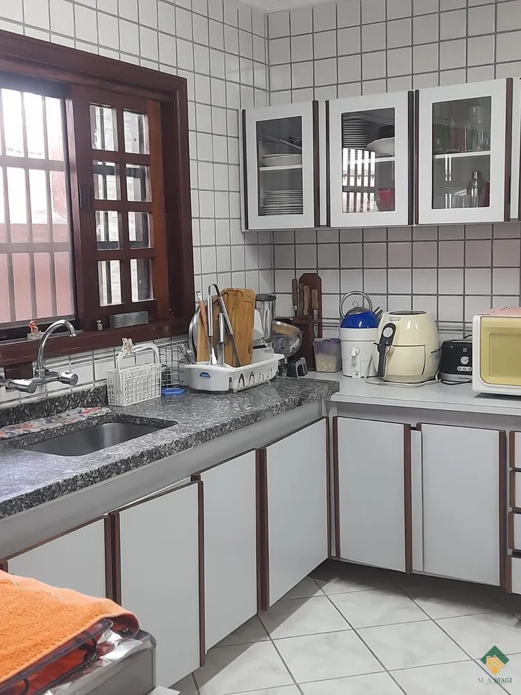 Casa, 3 quartos, 215 m² - Foto 2