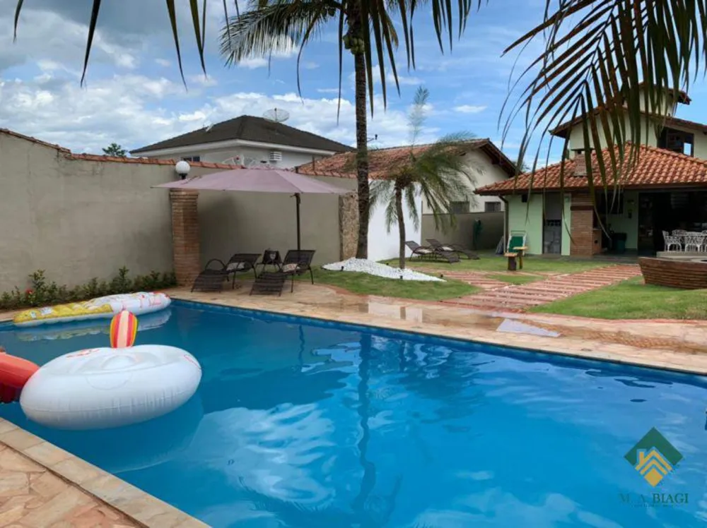 Casa, 3 quartos, 197 m² - Foto 1