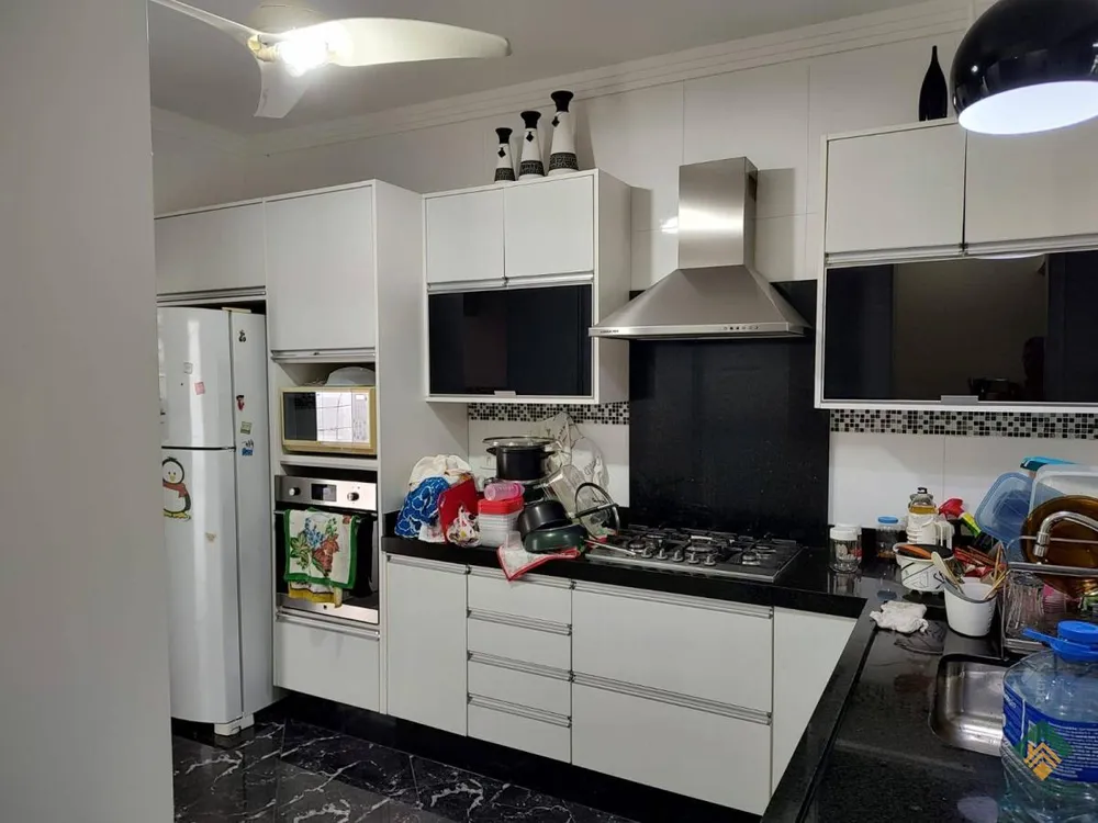 Casa, 4 quartos, 191 m² - Foto 2