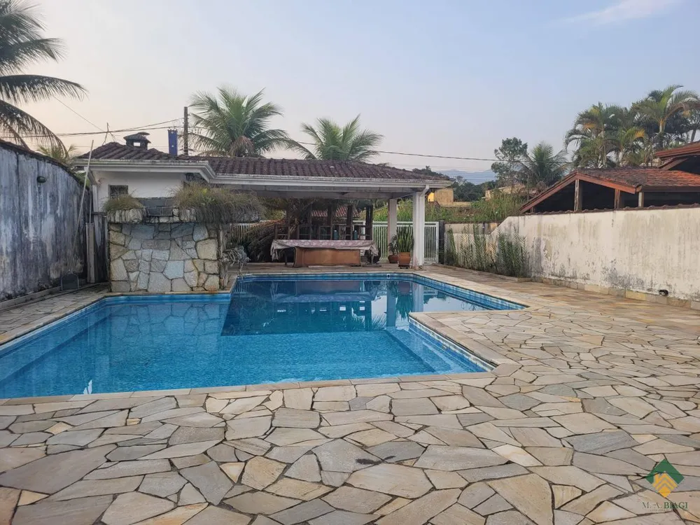 Casa, 4 quartos, 191 m² - Foto 1