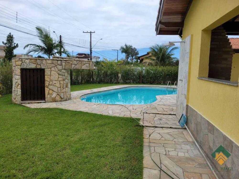 Casa, 3 quartos, 200 m² - Foto 1