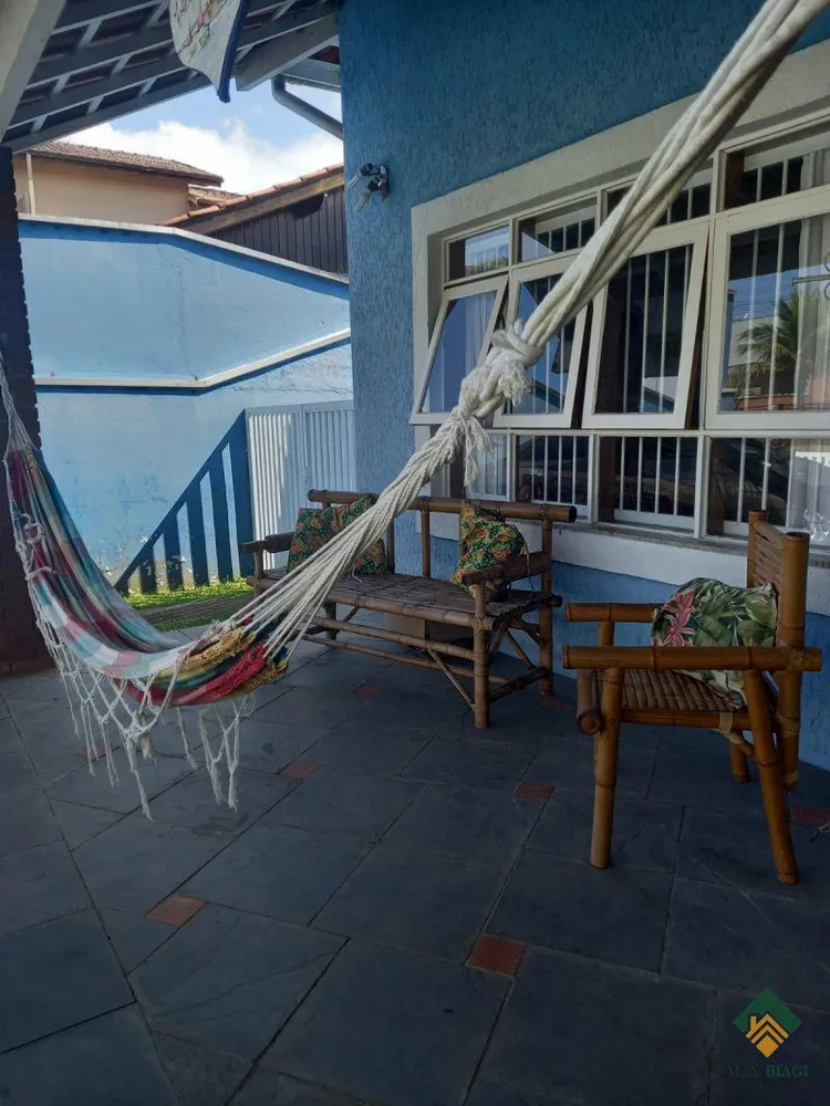 Casa, 3 quartos, 232 m² - Foto 1