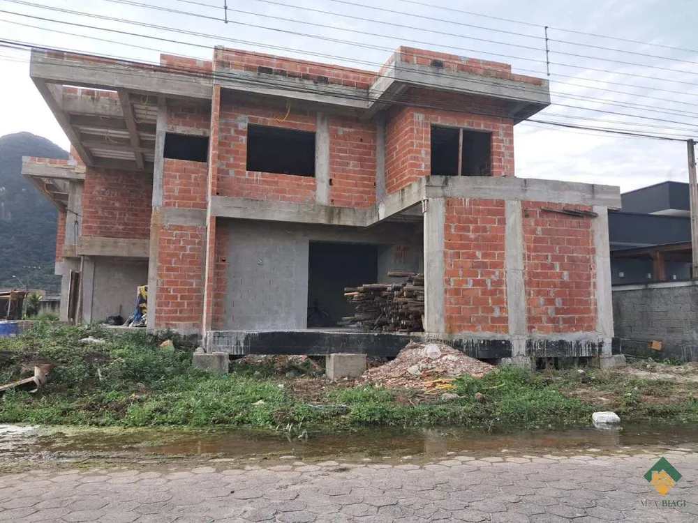 Casa, 3 quartos, 290 m² - Foto 1