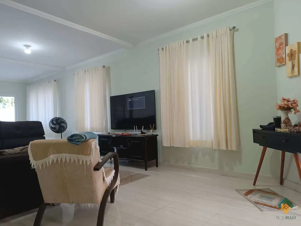 Casa, 4 quartos, 220 m² - Foto 1