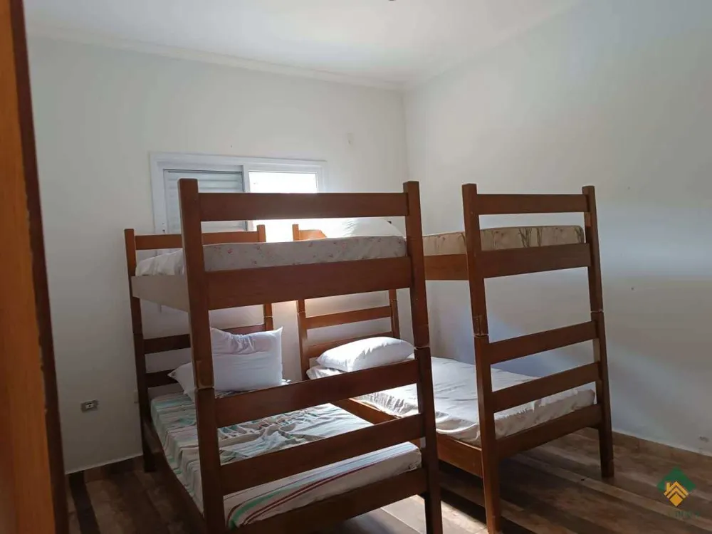 Casa, 4 quartos, 220 m² - Foto 1