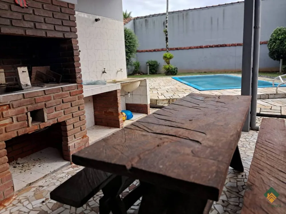 Casa, 4 quartos, 190 m² - Foto 1