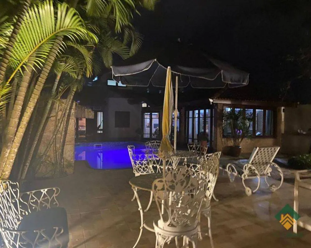 Casa, 4 quartos, 260 m² - Foto 3