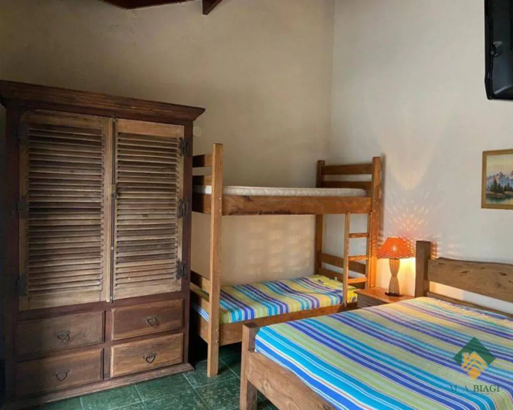 Casa, 4 quartos, 260 m² - Foto 1