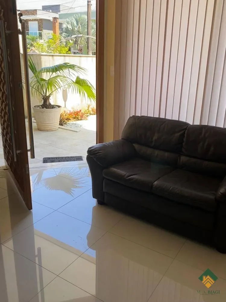 Casa, 3 quartos, 252 m² - Foto 1