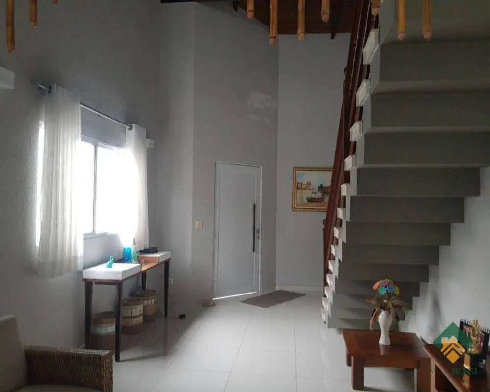 Casa, 4 quartos, 253 m² - Foto 1
