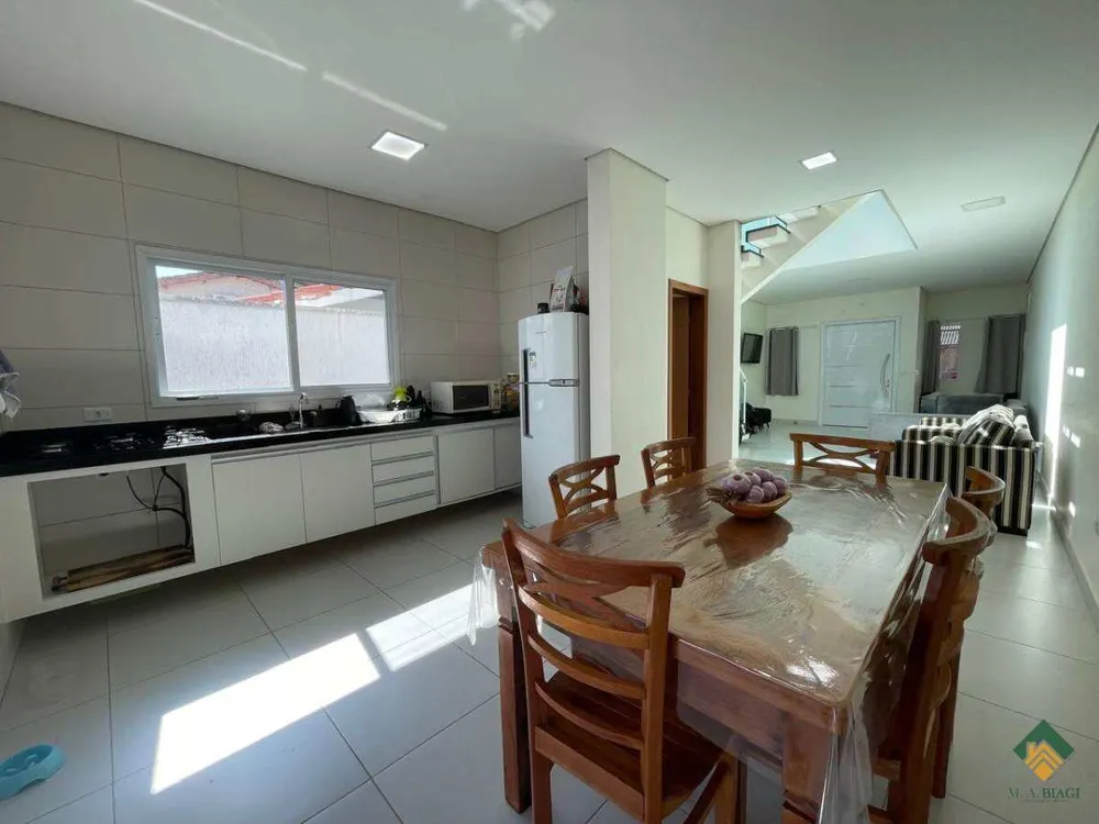 Sobrado, 3 quartos, 198 m² - Foto 1