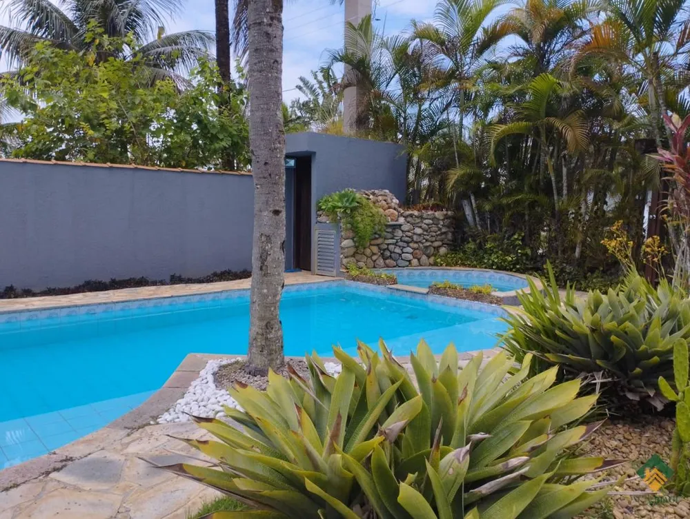 Casa, 4 quartos, 180 m² - Foto 1