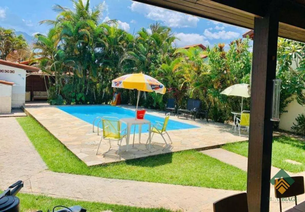 Casa, 5 quartos, 180 m² - Foto 1