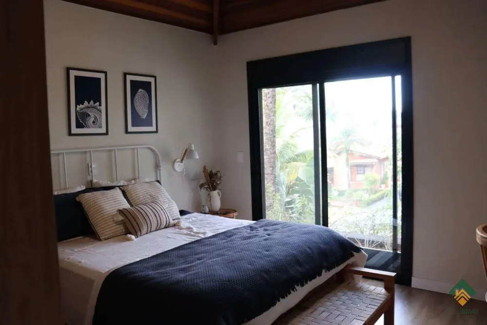 Sobrado, 4 quartos, 360 m² - Foto 1