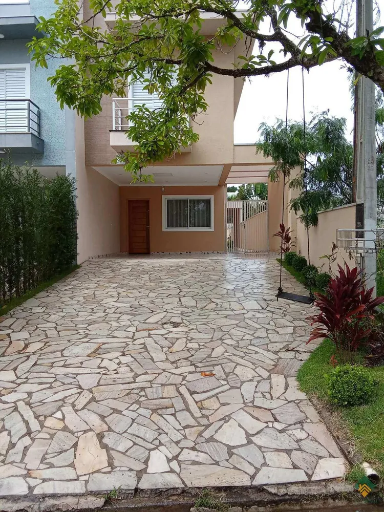 Sobrado, 4 quartos, 240 m² - Foto 1