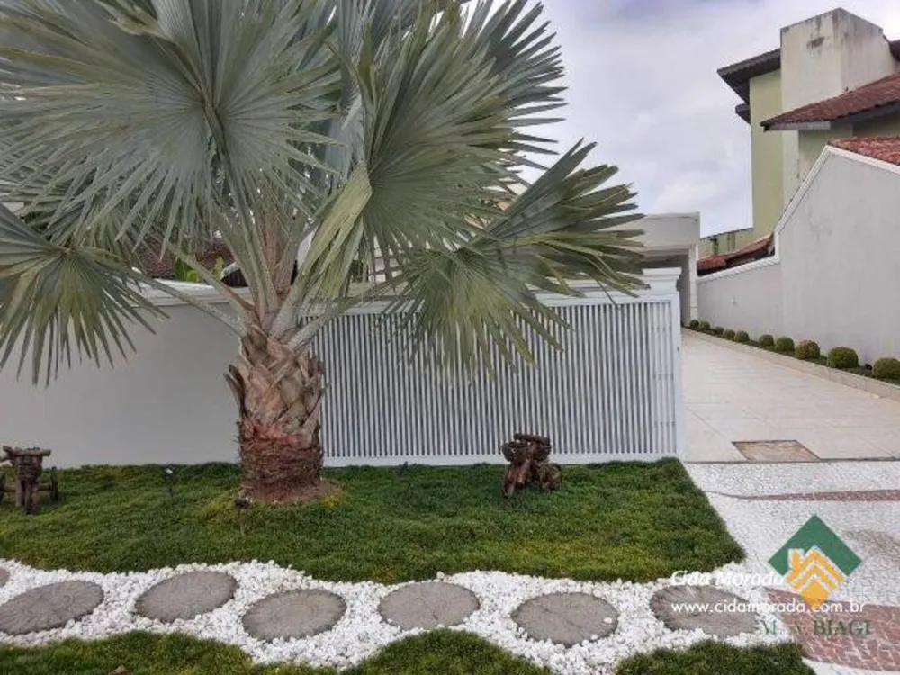 Casa, 5 quartos, 260 m² - Foto 1
