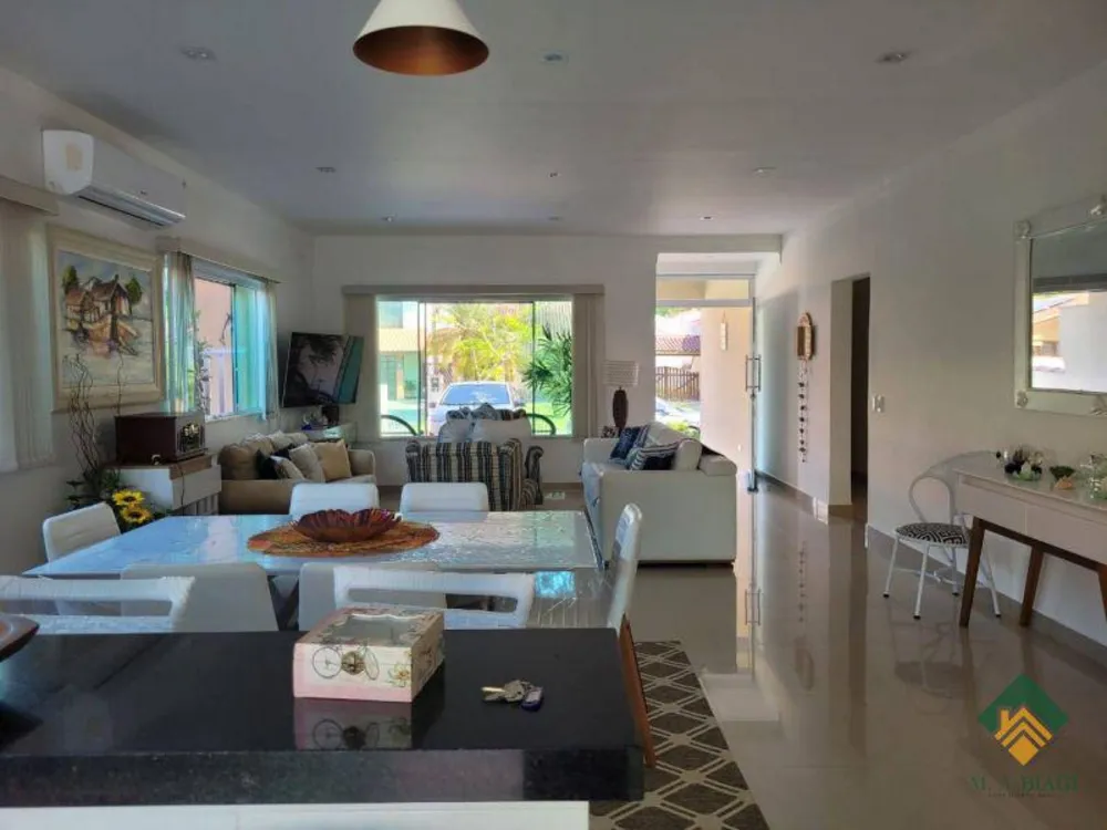 Casa, 4 quartos, 230 m² - Foto 1