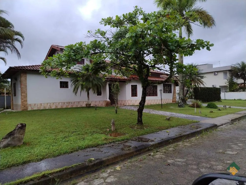 Casa, 4 quartos, 190 m² - Foto 1