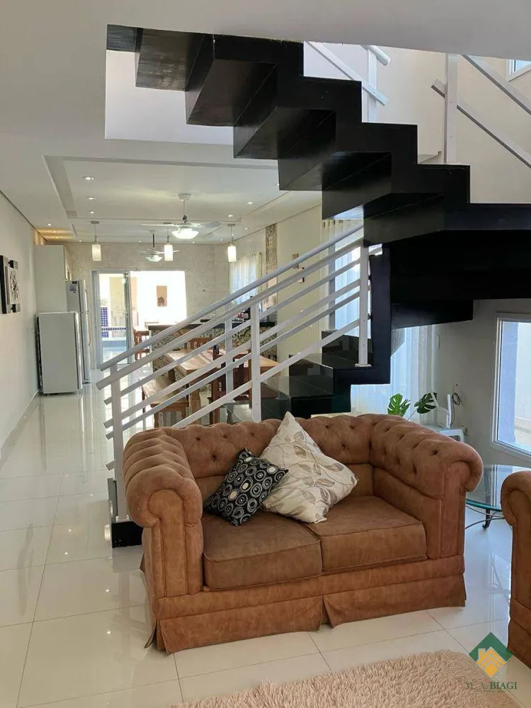 Casa, 4 quartos, 252 m² - Foto 1